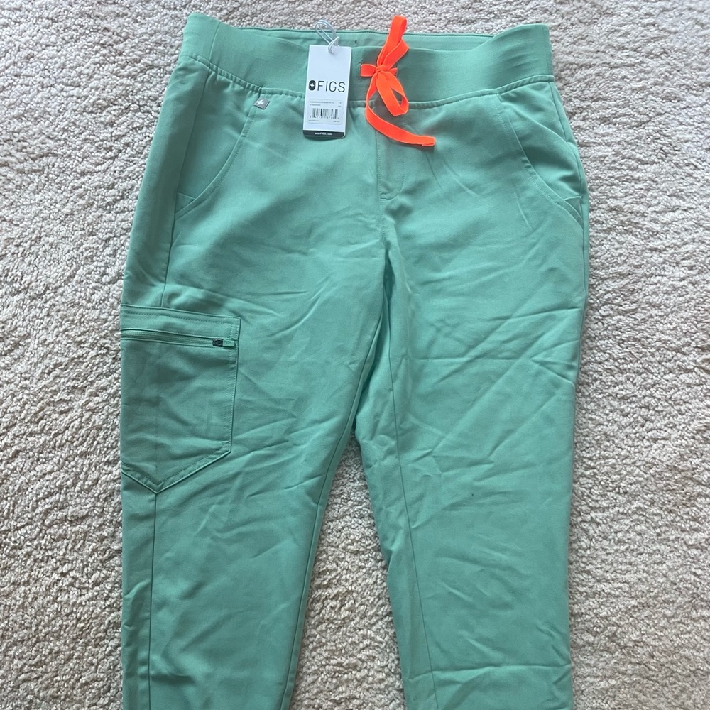 JADE FIGS JOGGERS NWT